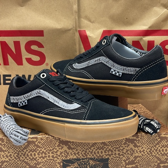 Vans WMNS Skate Old Skool Hockey Skateboards Black/ VN0A5FCB18J
Sneakers - Picture 8 of 16